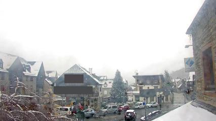 Saint Lary: Village  (altiservice.com)