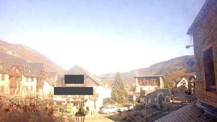 Saint Lary: Village  (altiservice.com)