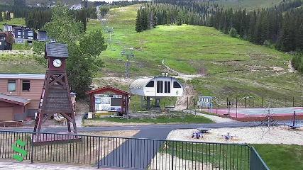 Schweitzer Mountain Resort: The Village (schweitzer.com)