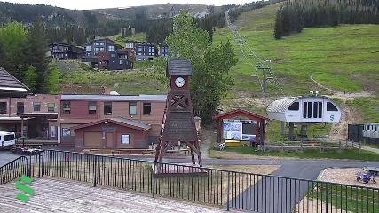 Schweitzer Mountain Resort: The Village (schweitzer.com)
