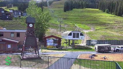 Schweitzer Mountain Resort: The Village (schweitzer.com)