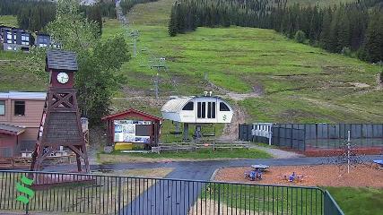 Schweitzer Mountain Resort: The Village (schweitzer.com)
