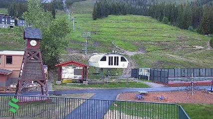Schweitzer Mountain Resort: The Village (schweitzer.com)