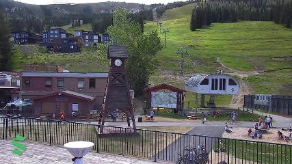 Schweitzer Mountain Resort: The Village (schweitzer.com)