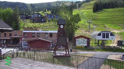 Schweitzer Mountain Resort: The Village (schweitzer.com)