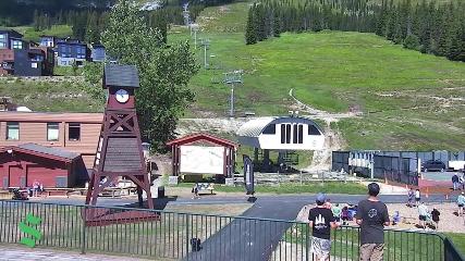 Schweitzer Mountain Resort: The Village (schweitzer.com)