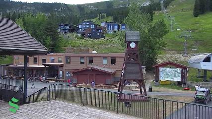 Schweitzer Mountain Resort: The Village (schweitzer.com)