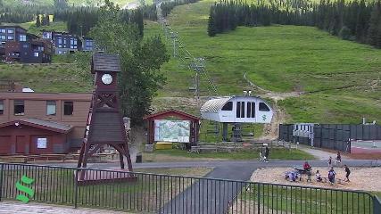 Schweitzer Mountain Resort: The Village (schweitzer.com)