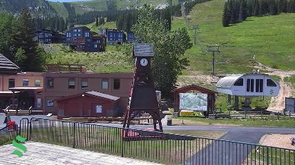 Schweitzer Mountain Resort: The Village (schweitzer.com)