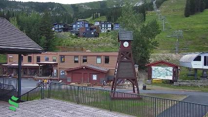Schweitzer Mountain Resort: The Village (schweitzer.com)