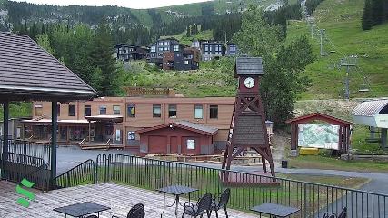 Schweitzer Mountain Resort: The Village (schweitzer.com)