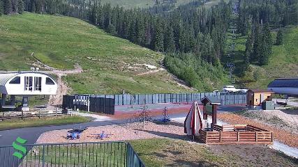 Schweitzer Mountain Resort: The Village (schweitzer.com)
