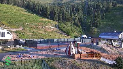 Schweitzer Mountain Resort: The Village (schweitzer.com)