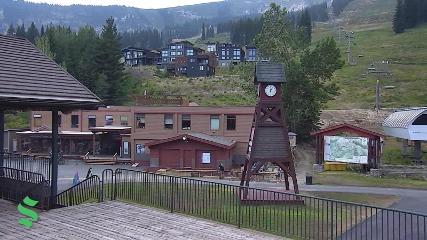 Schweitzer Mountain Resort: The Village (schweitzer.com)