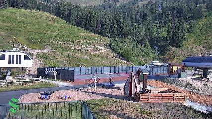 Schweitzer Mountain Resort: The Village (schweitzer.com)