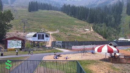 Schweitzer Mountain Resort: The Village (schweitzer.com)