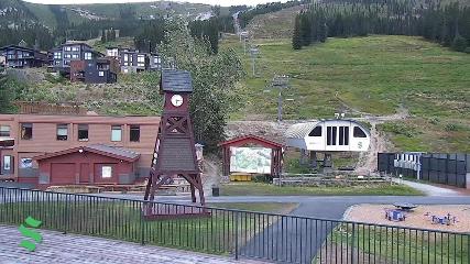 Schweitzer Mountain Resort: The Village (schweitzer.com)