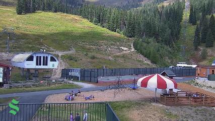 Schweitzer Mountain Resort: The Village (schweitzer.com)
