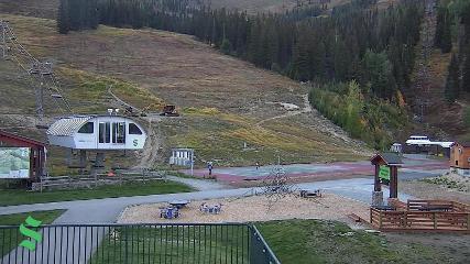 Schweitzer Mountain Resort: The Village (schweitzer.com)