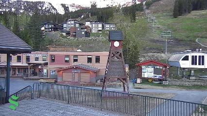 Schweitzer Mountain Resort: The Village (schweitzer.com)