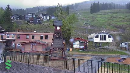 Schweitzer Mountain Resort: The Village (schweitzer.com)