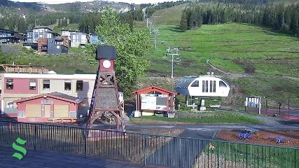 Schweitzer Mountain Resort: The Village (schweitzer.com)