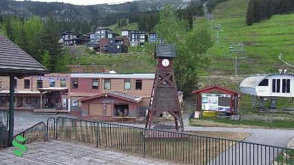 Schweitzer Mountain Resort: The Village (schweitzer.com)