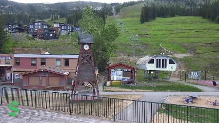 Schweitzer Mountain Resort: The Village (schweitzer.com)