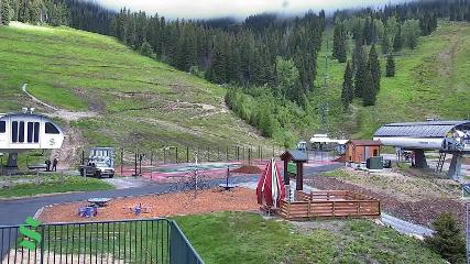Schweitzer Mountain Resort: The Village (schweitzer.com)