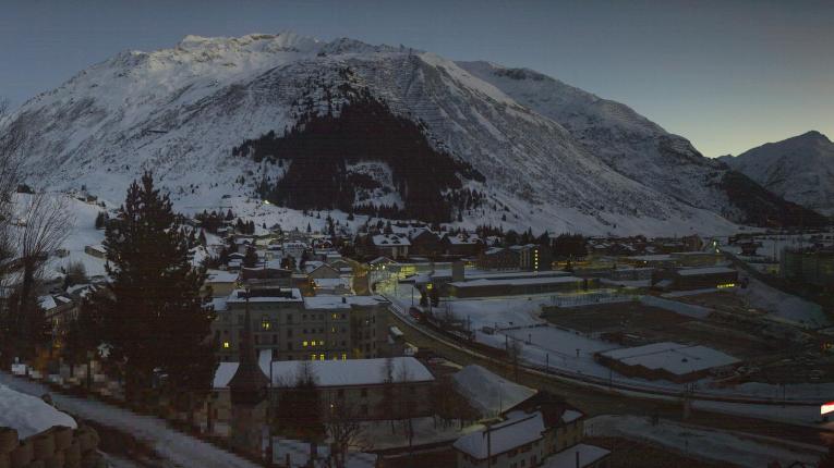 Webcam SkiArena - Andermatt Sedrun: Bäzberg, Andermatt