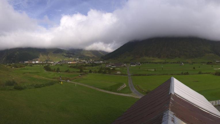 Webcam SkiArena - Andermatt Sedrun: Golfplatz