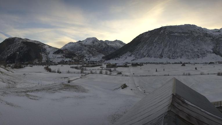 Webcam SkiArena - Andermatt Sedrun: Golfplatz