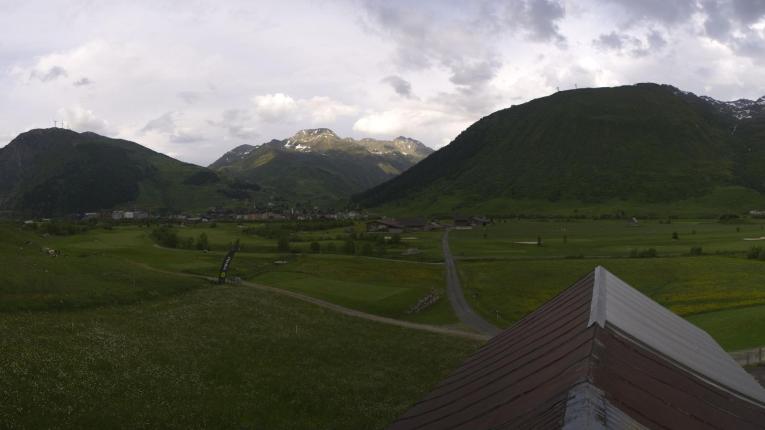 Webcam SkiArena - Andermatt Sedrun: Golfplatz