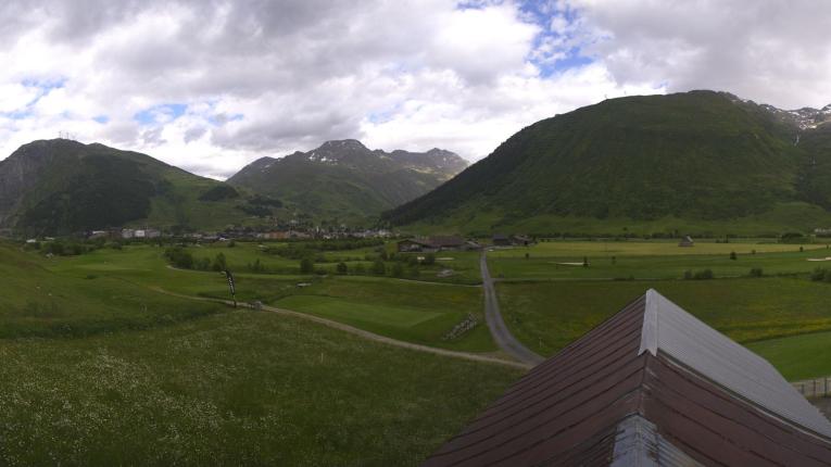 Webcam SkiArena - Andermatt Sedrun: Golfplatz
