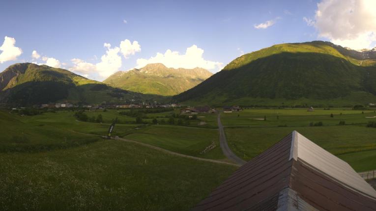 Webcam SkiArena - Andermatt Sedrun: Golfplatz