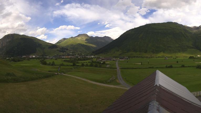 Webcam SkiArena - Andermatt Sedrun: Golfplatz