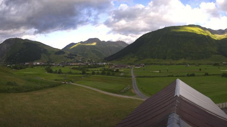 Webcam SkiArena - Andermatt Sedrun: Golfplatz