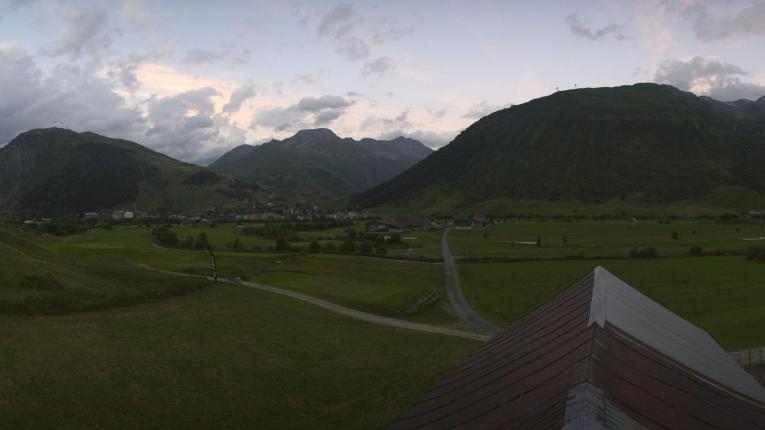 Webcam SkiArena - Andermatt Sedrun: Golfplatz