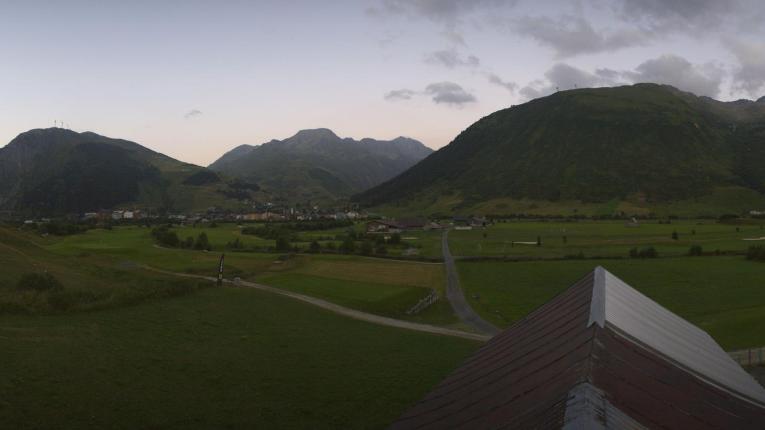Webcam SkiArena - Andermatt Sedrun: Golfplatz