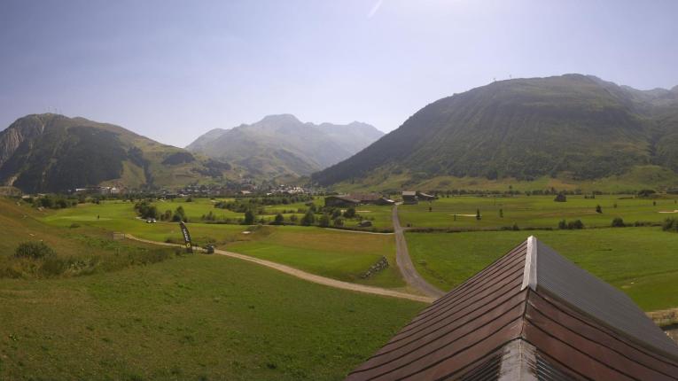 Webcam SkiArena - Andermatt Sedrun: Golfplatz