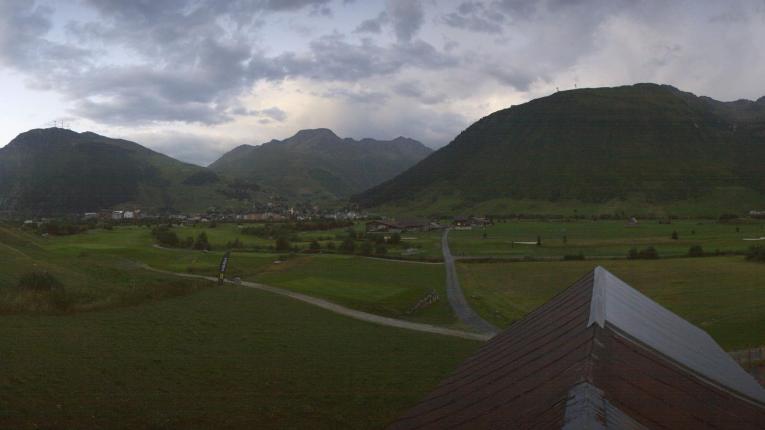 Webcam SkiArena - Andermatt Sedrun: Golfplatz