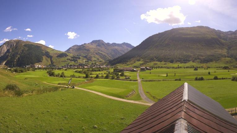 Webcam SkiArena - Andermatt Sedrun: Golfplatz