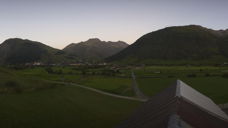 Webcam SkiArena - Andermatt Sedrun: Golfplatz