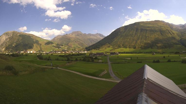 Webcam SkiArena - Andermatt Sedrun: Golfplatz