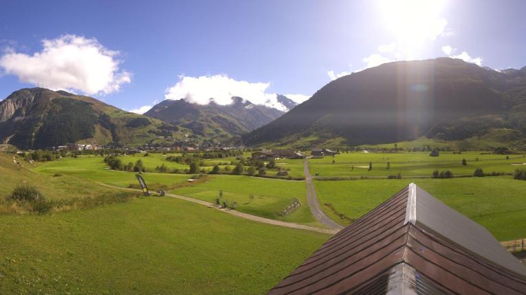 Webcam SkiArena - Andermatt Sedrun: Golfplatz