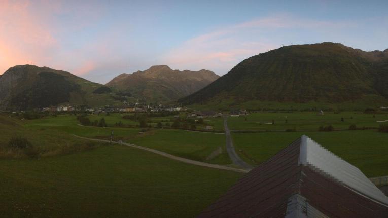 Webcam SkiArena - Andermatt Sedrun: Golfplatz