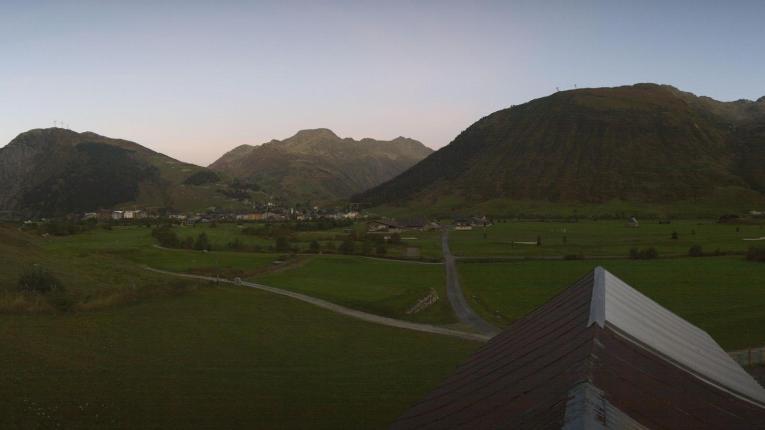 Webcam SkiArena - Andermatt Sedrun: Golfplatz