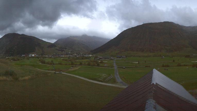 Webcam SkiArena - Andermatt Sedrun: Golfplatz