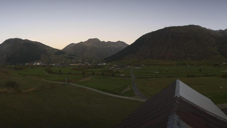 Webcam SkiArena - Andermatt Sedrun: Golfplatz