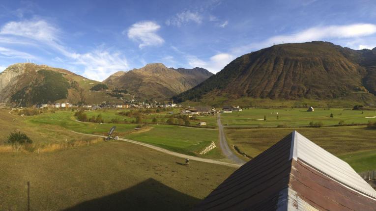 Webcam SkiArena - Andermatt Sedrun: Golfplatz